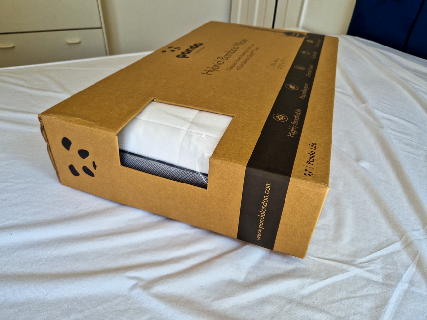 Panda Hybrid pillow in box
